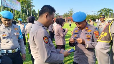 Bentuk Pengawasan, Si Propam Polres Lampung Timur Lakukan Gaktiplin Dan Cek Ponsel Anggota