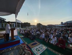Khidmat dan Tertib, Lapas Narkotika Lampung Gelar Sholat Idul Adha dan Sembelih 11 Ekor Hewan Kurban