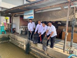 Tunjukkan Komitmennya mengenai Pembinaan Kemandirian WBP Lapas Narkotika Kelas IIA Bandar Lampung Panen Lele