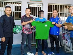 Lapas Metro Penuhi Hak Warga Binaan dengan Membagikan Pakaian Khusus