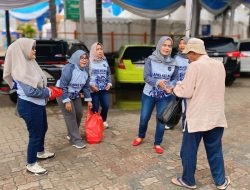 Kalapas dan Jajaran Berbagi dalam Jumat Berkah di Sekitar Stasiun Tanjung Karang
