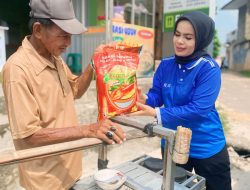 Jumat Berkah, Kalapas Kelas I Bandar Lampung Salurkan Beras untuk Warga Sekitar