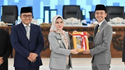 Pemkab dan DPRD Pesawaran Sepakati RPJMD 2025-2029 dalam Rapat Paripurna Bernuansa Kamis Beradat