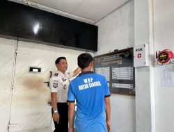 Karutan Singkil Lakukan Pengawasan Langsung Pengecatan Area Kantor Rutan Singkil