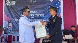 Karutan Serahkan Lukisan Wajah Bupati Karya WBP Rutan Singkil