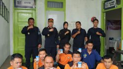 Komitmen Bebas Narkoba, Pegawai dan Warga Binaan Rutan Singkil Jalani Tes Urine Mendadak