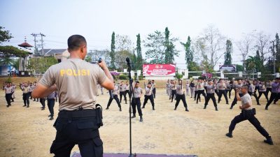 Tingkatkan Kesiapsiagaan dan Keterampilan Personel, Wakapolres Lampung Utara Pimpin Latihan Tongkat Polri