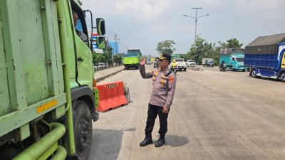 Ganggu Akses Rumah Sakit, Antrean Truk Solar di Depan RS Immanuel Bandar Lampung Ditertibkan Polisi