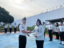 Kenaikan Pangkat, Karutan Singkil Sematkan Tanda Pangkat kepada Kasubsi Pengelolaan