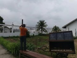Rutan Singkil Pasang Kawat Rambatan Tanaman Markisa